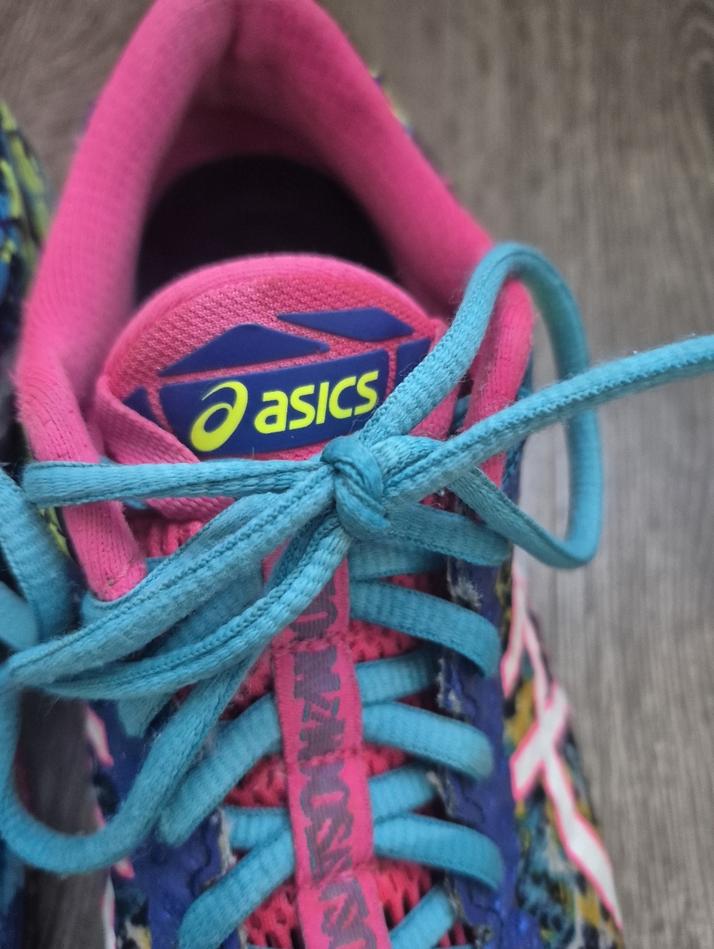 Asics Women's Noosa Gel Multicolor Graphic Running Sneakers - Pink & Teal Size 8 - Picture 3 of 10